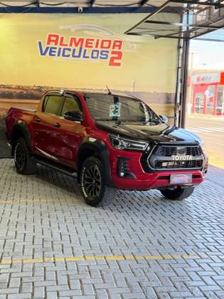 TOYOTA HILUX 2.8 D-4D TURBO DIESEL CD GR-S 4X4 AUTOMÁTICO